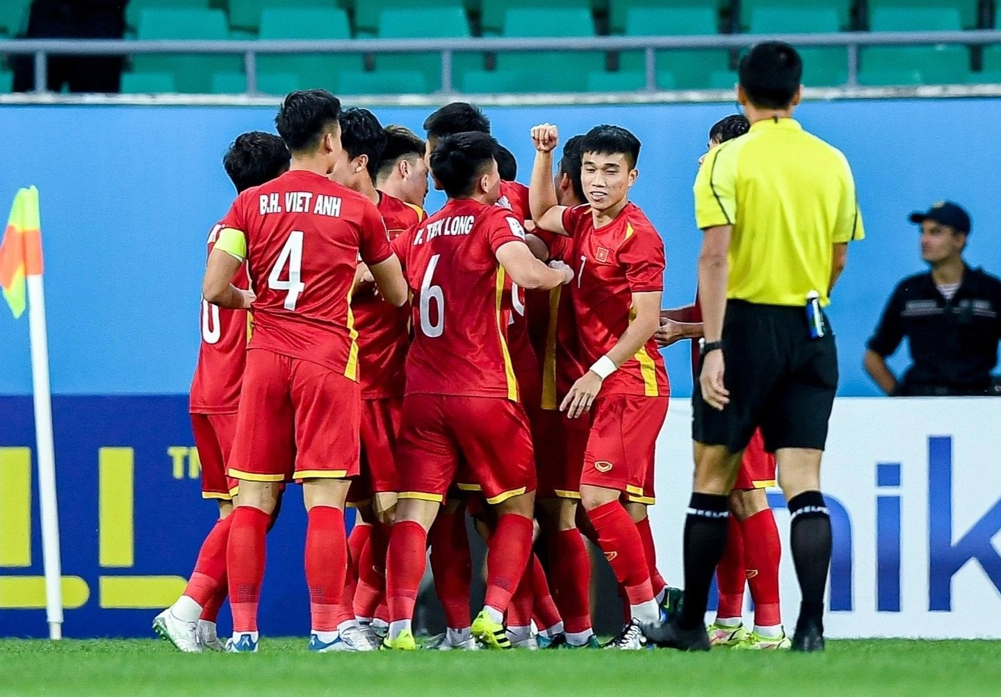 U23 Viet Nam bi Thai Lan cam hoa o phut 90+2 hinh anh