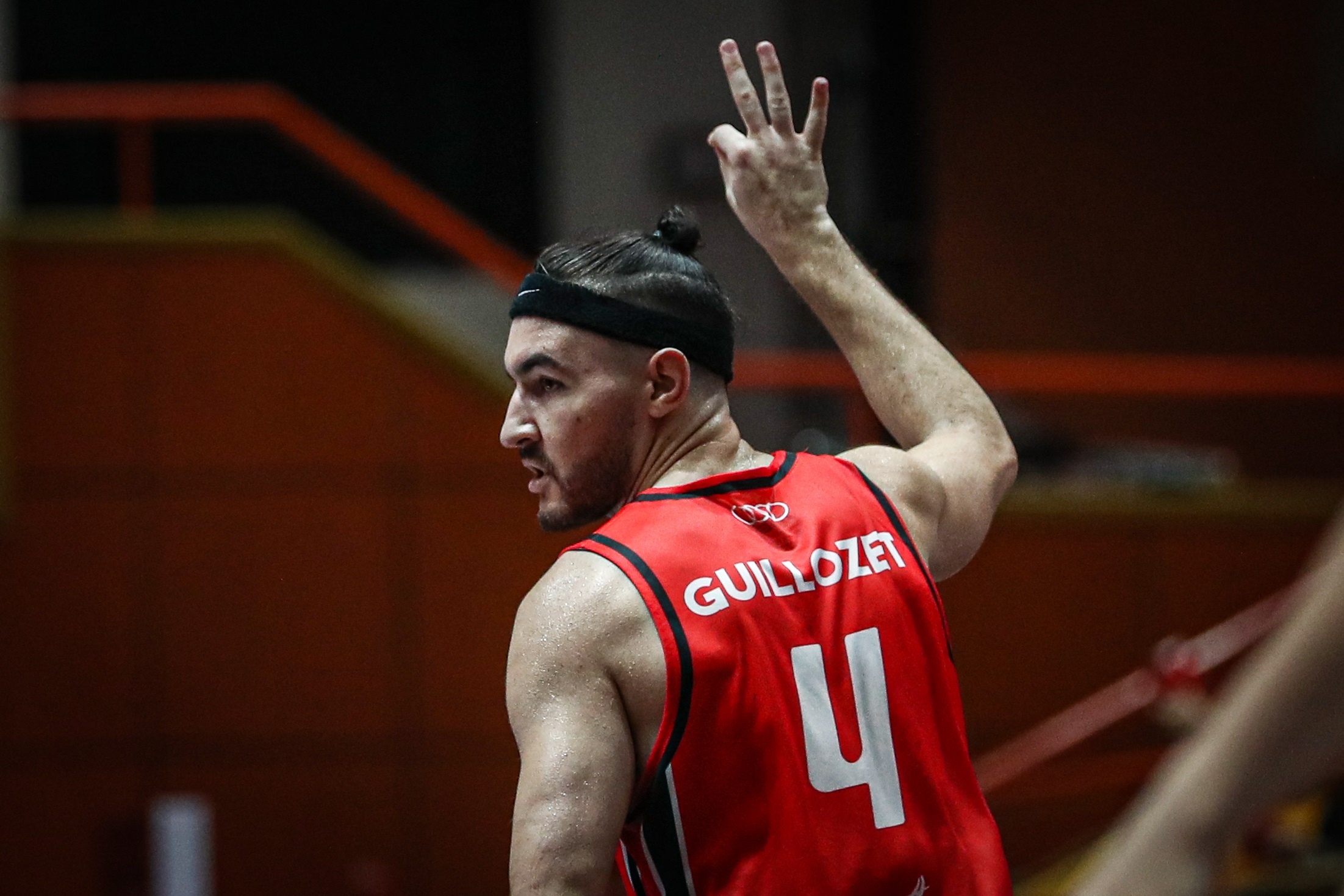 Clayton Guillozet - cuu tinh cua Thang Long Warriors hinh anh