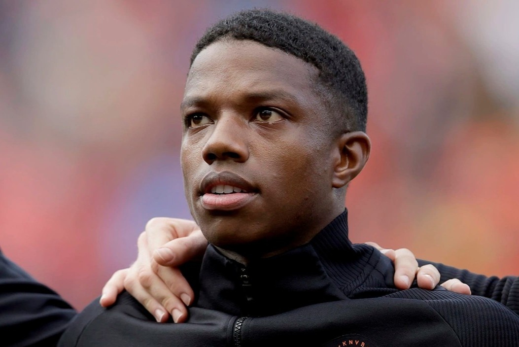 Man Utd sap cong bo tan binh dau tien hinh anh