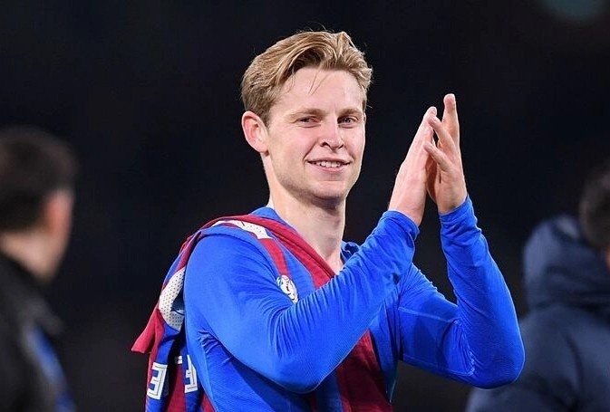 Barca dong vien De Jong gia nhap Man Utd hinh anh