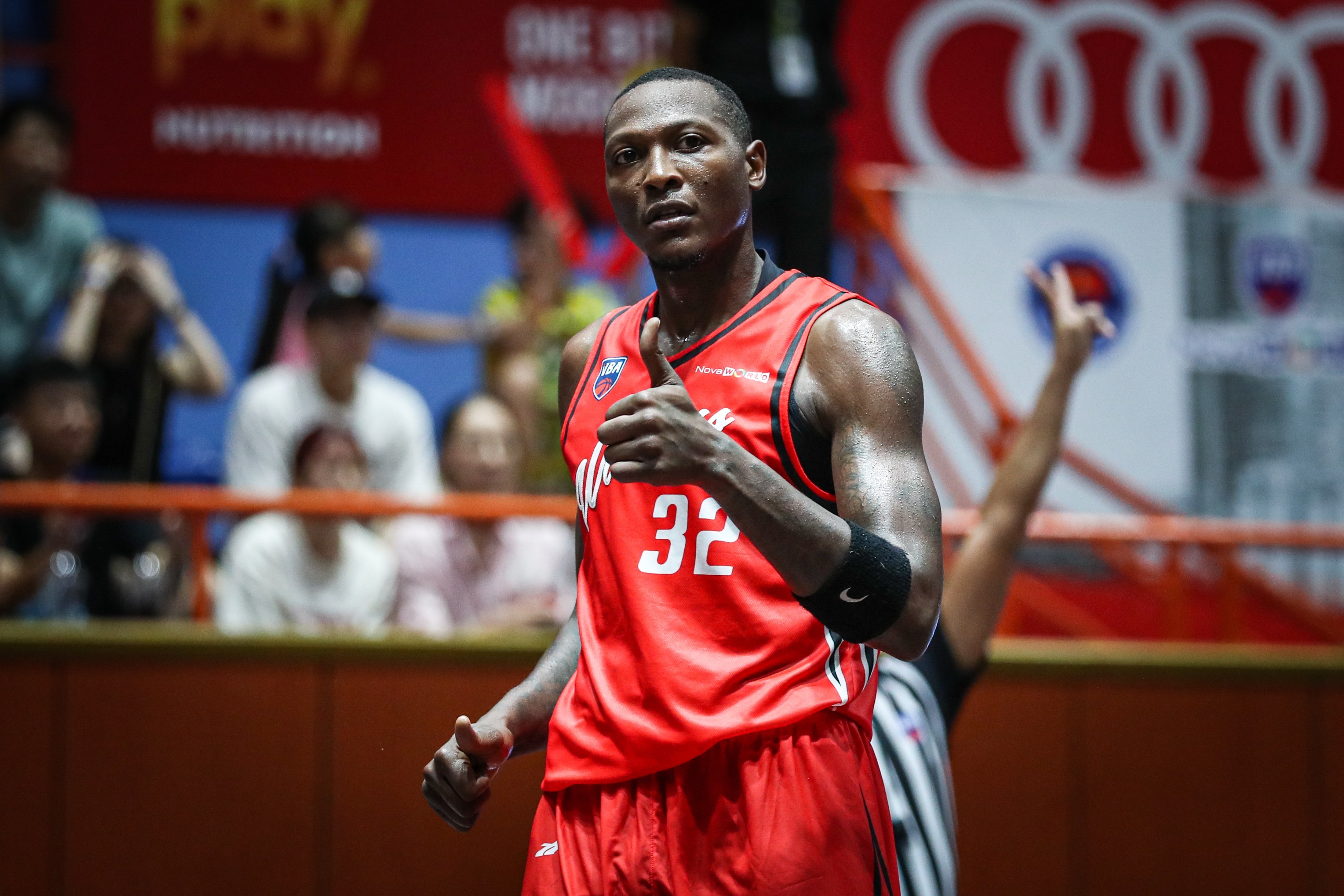 Ngoai binh My ghi 37 diem giup Thanglong Warriors chien thang hinh anh