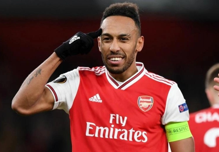 Dan sao bi tuoc bang doi truong o Premier League hinh anh