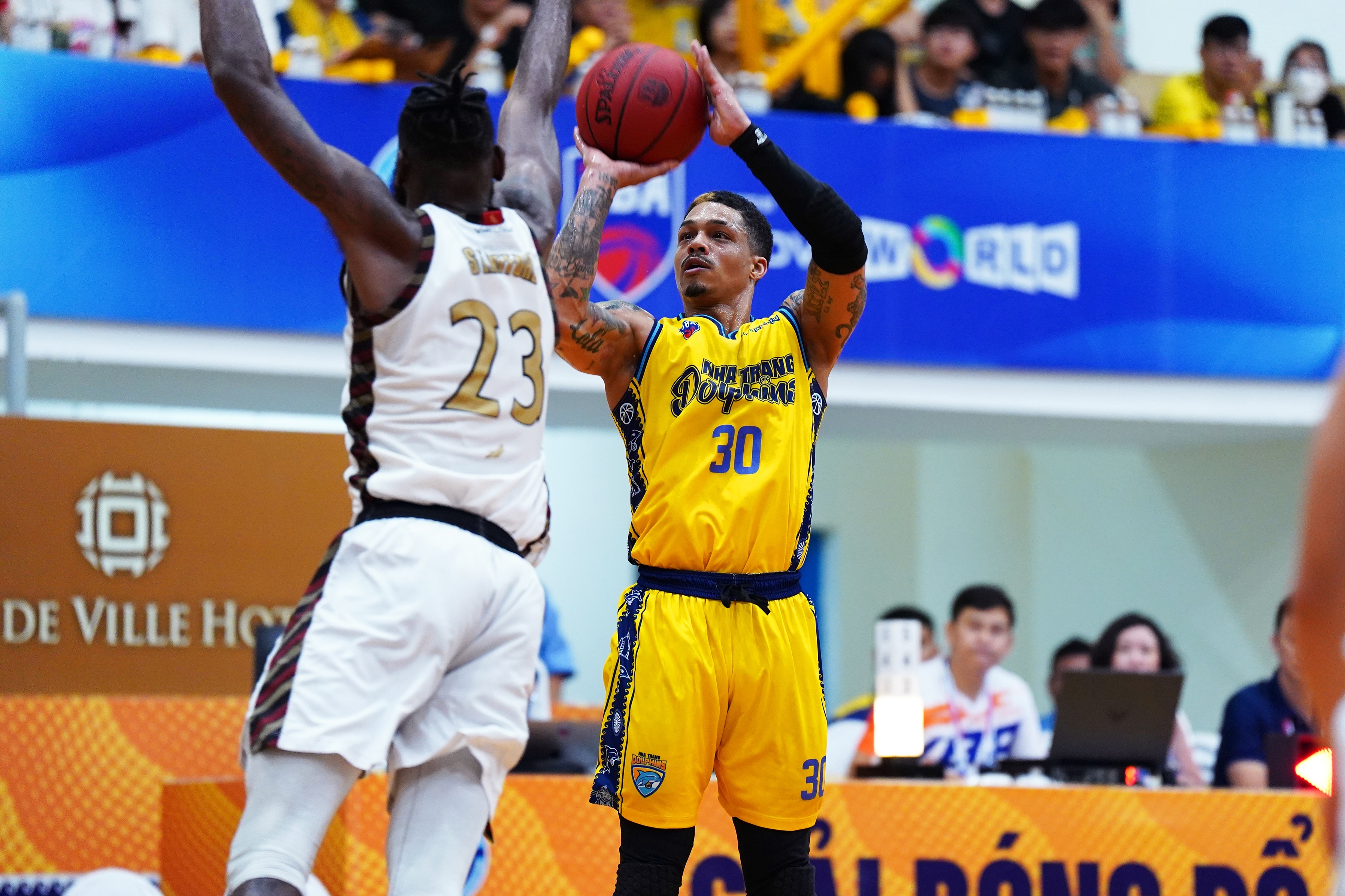 Clayton Guillozet,  Dominique Grant,  VBA 2022 anh 3