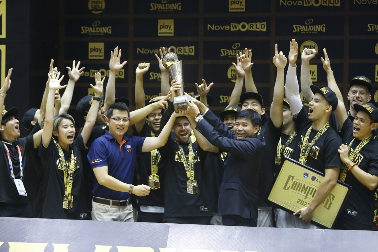 Saigon Heat gianh cu an ba lich su hinh anh