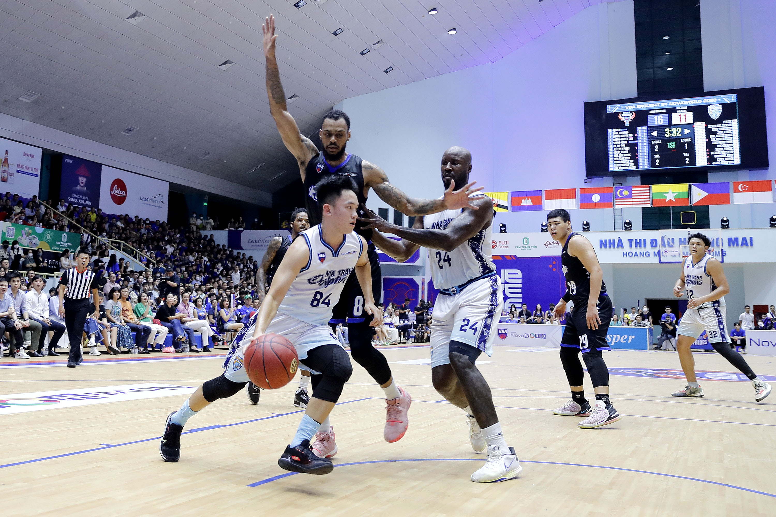 Tim Waale,  Pham Duc Kien,  Huynh Vinh Quang anh 3