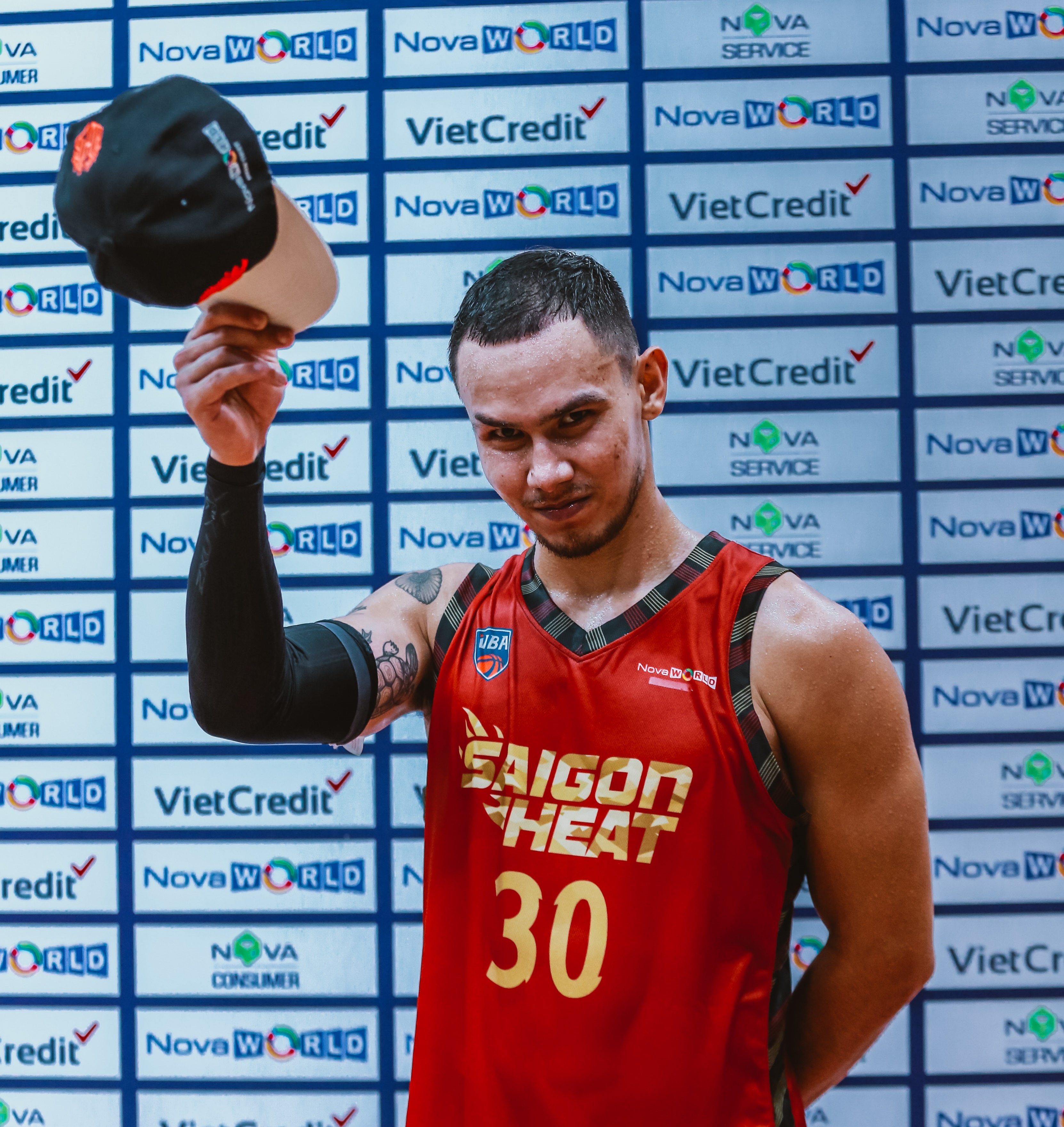 Tim Waale,  Pham Duc Kien,  Huynh Vinh Quang anh 2