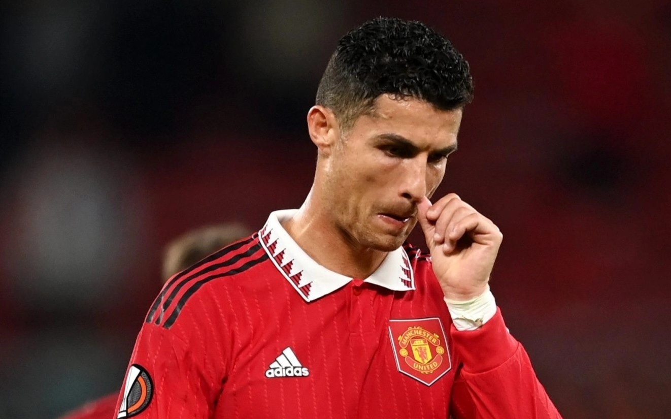 Ronaldo nhan menh lenh tu LDBD Anh hinh anh