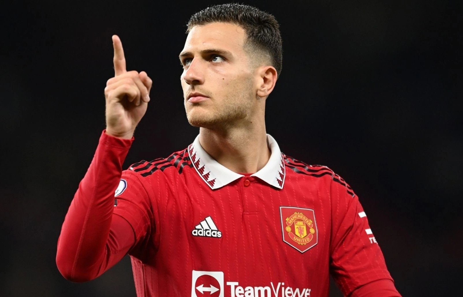 Ngoi sao gay bat ngo lon nhat doi hinh MU hinh anh