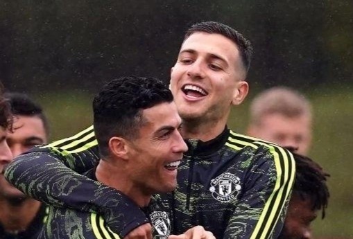 Cau thu MU phan khoi tro lai sau tran thua Man City hinh anh