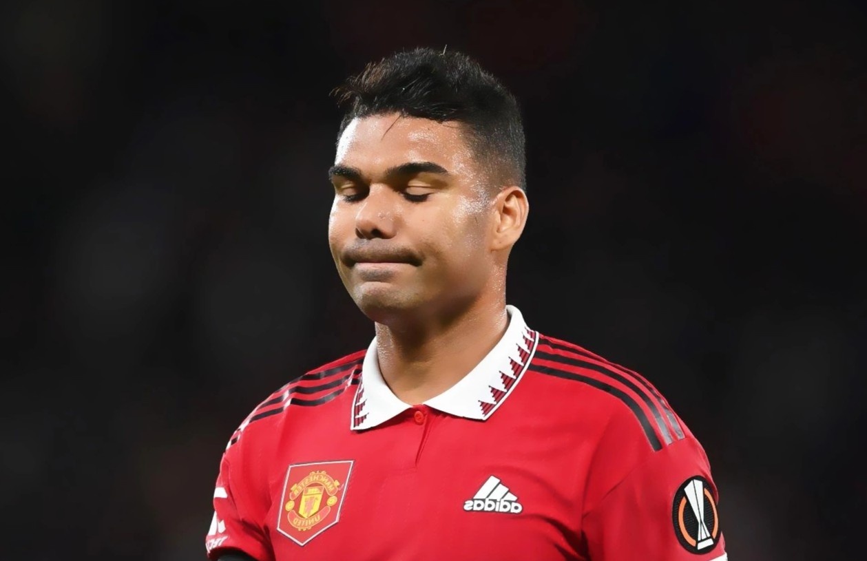 Casemiro chat vat hoa nhap o Premier League hinh anh