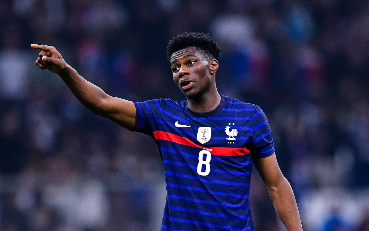 Tuyen giua Phap con gi khi mat Pogba va Kante o World Cup hinh anh