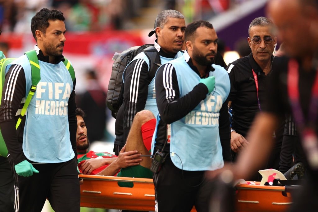 Them cau thu roi san bang cang o World Cup 2022 hinh anh