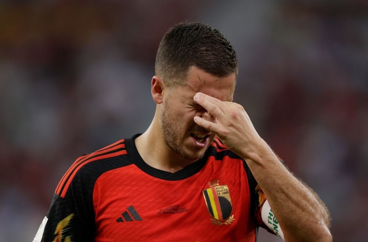 Phan ung cua Hazard giua cang thang o phong thay do Bi hinh anh