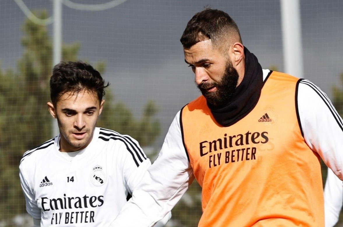 Benzema tro lai hinh anh