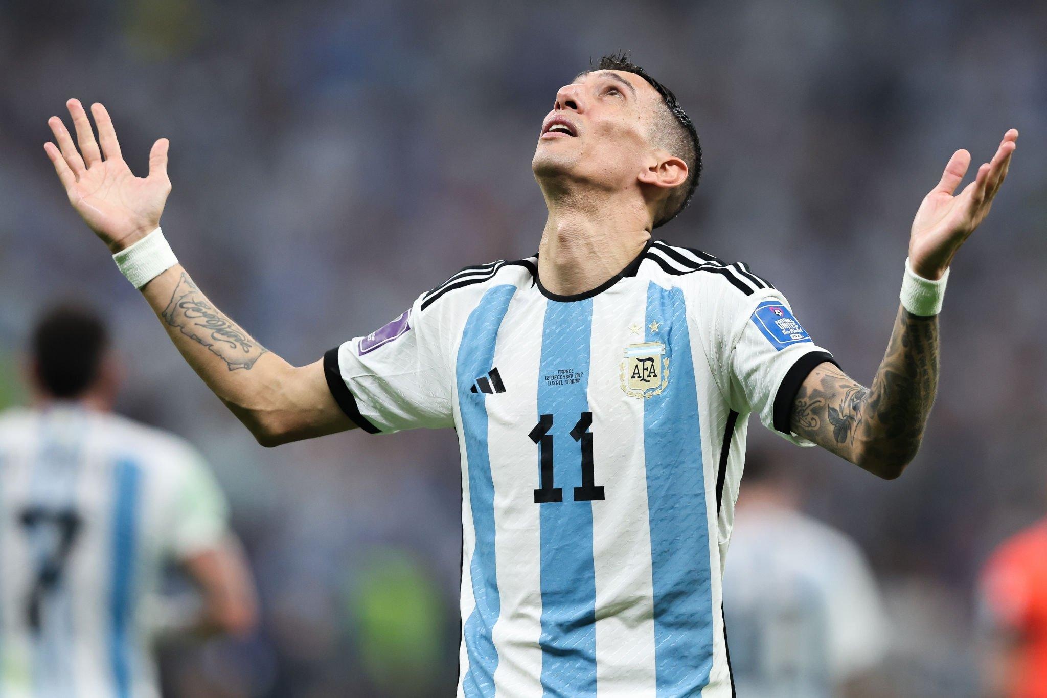 Di Maria khoc khi an mung ban thang hinh anh