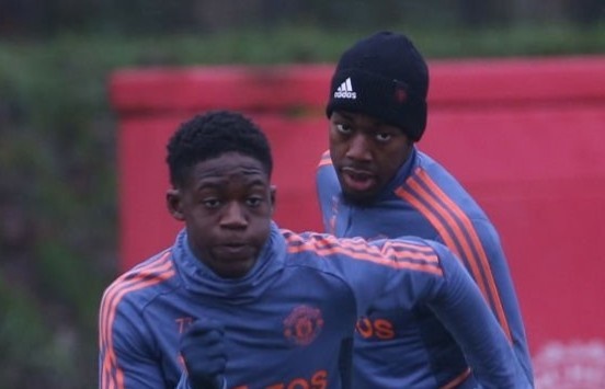 Hai guong mat la trong buoi tap cua Man Utd hinh anh