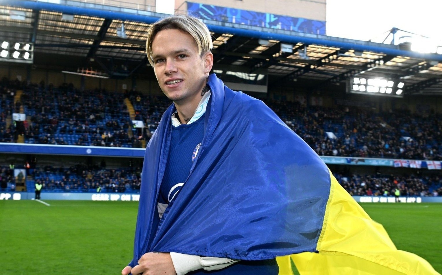 Chieu sau hang cong hon 400 trieu euro cua Chelsea hinh anh