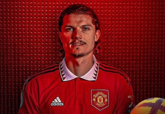 HLV Ten Hag bao ve tan binh Sabitzer truoc cac chi trich hinh anh