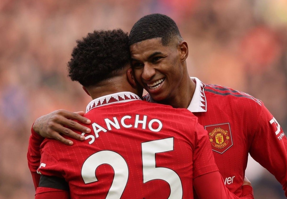 MU duoc xep cua tren Barca hinh anh