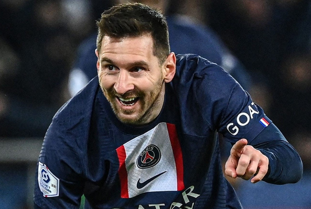 Noi bo PSG mat niem tin trong vu gia han Messi hinh anh