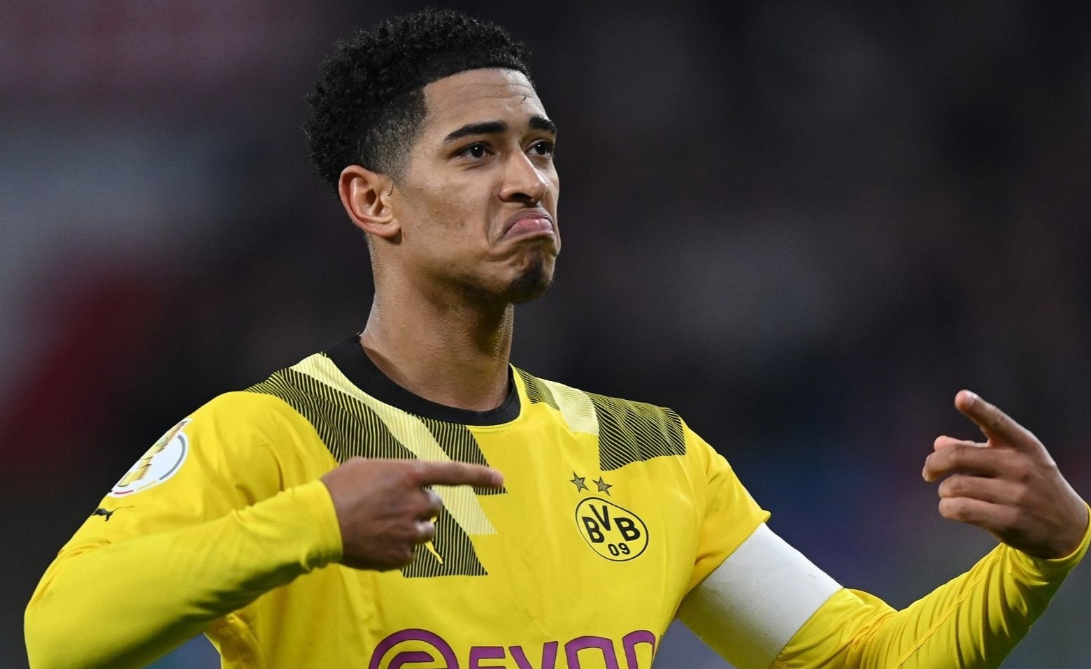 Man City dung Haaland de lay long Bellingham hinh anh