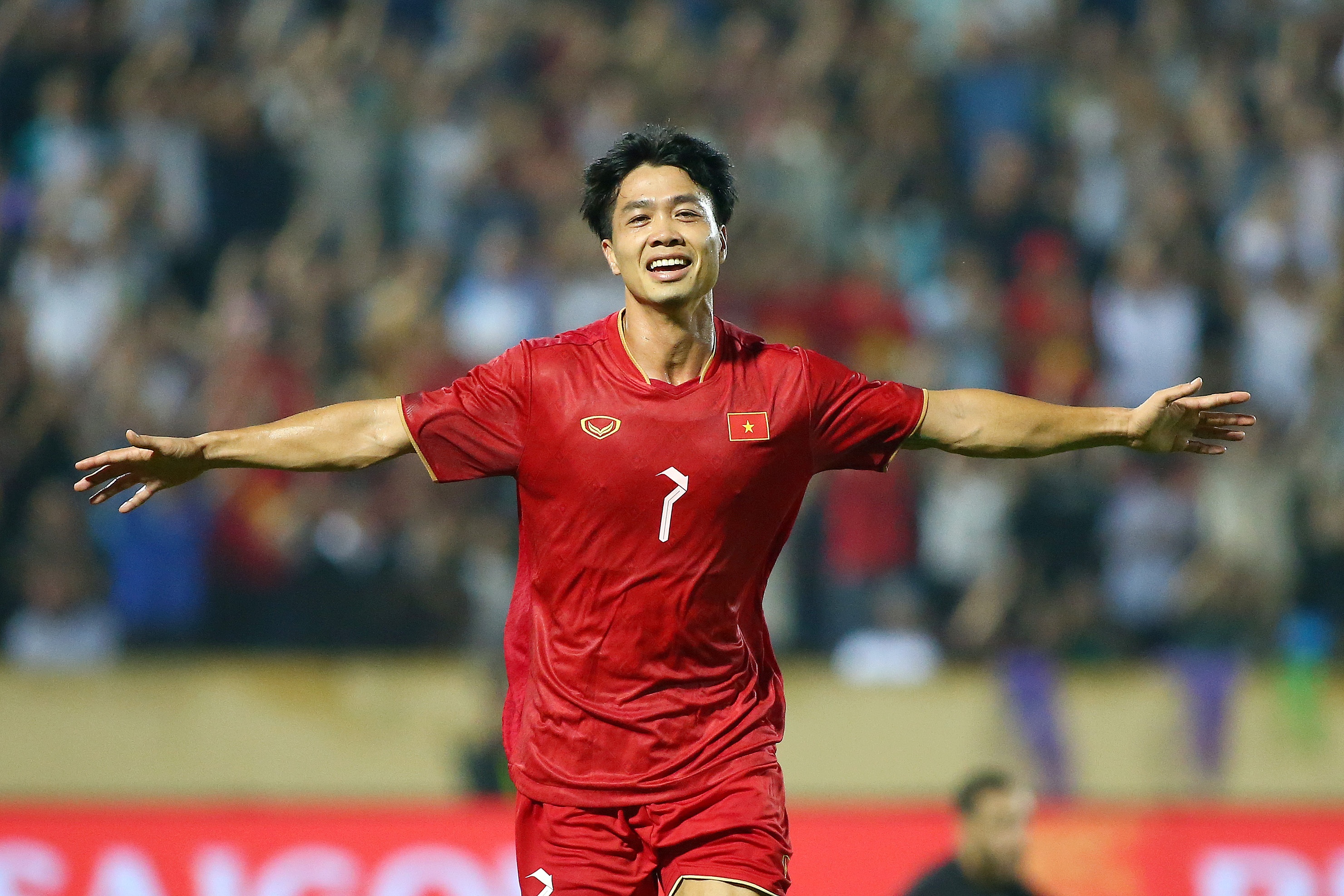 Cong Phuong van con dang xem hinh anh