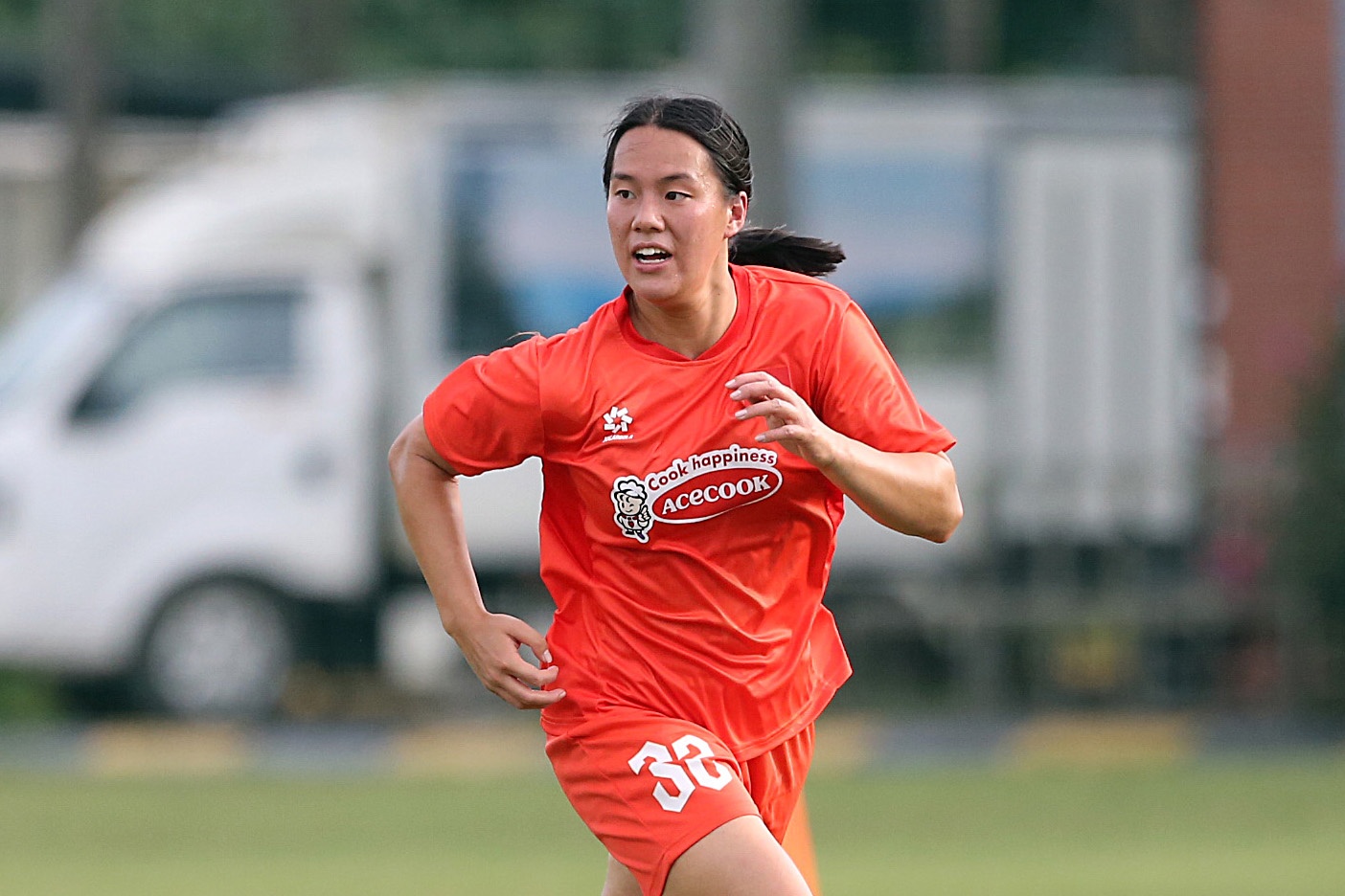 Cau thu Viet kieu muon ve Viet Nam sau khi hoc xong dai hoc hinh anh