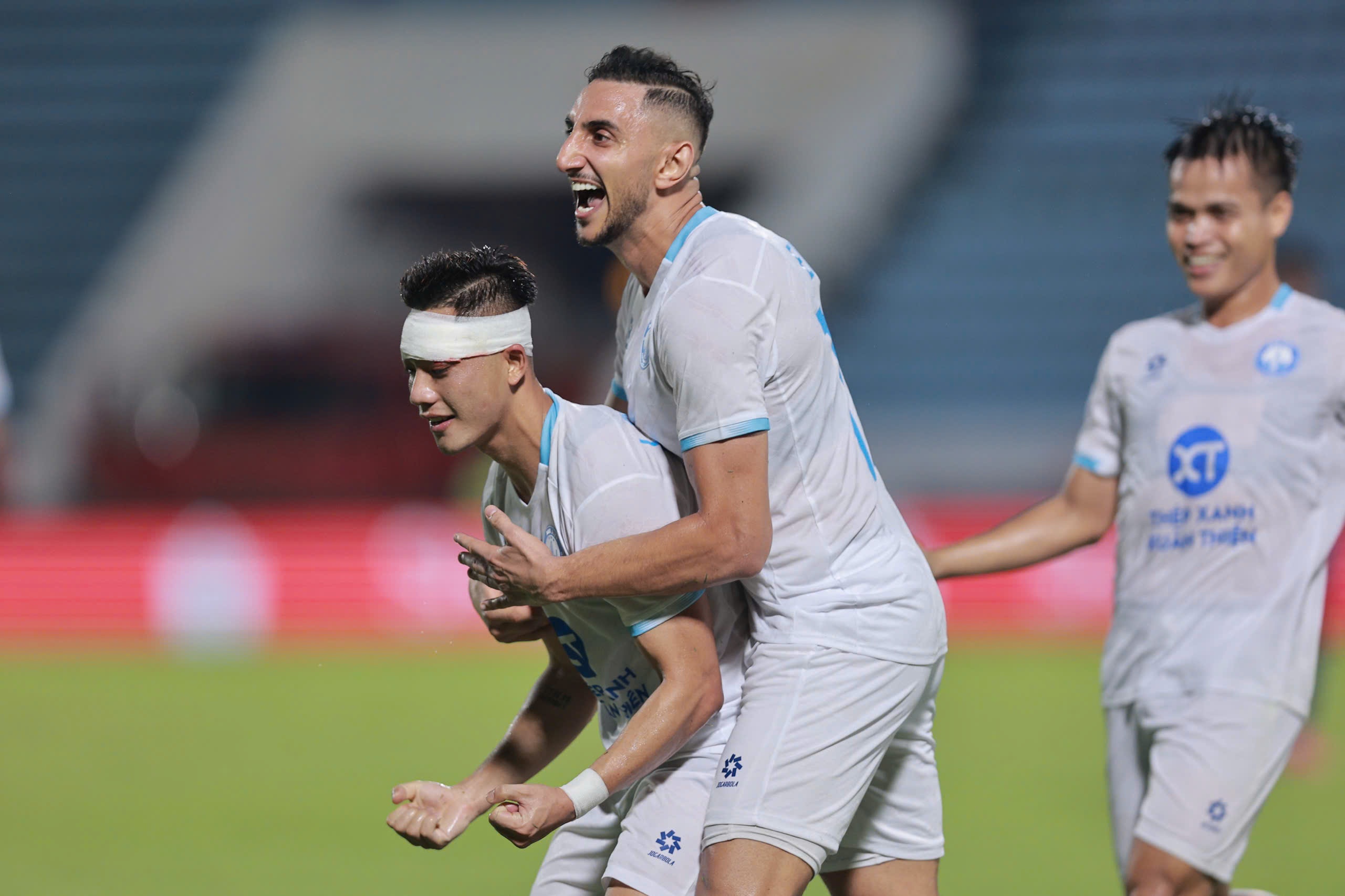 CLB Nam Dinh bi dat dau hoi ve ban sac hinh anh