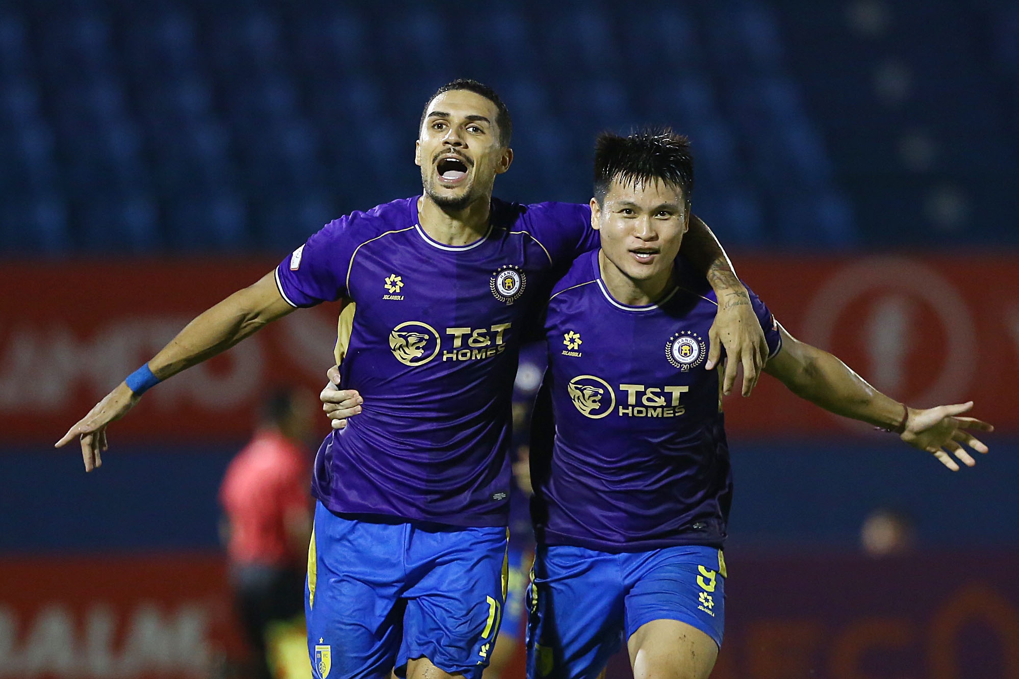 Man trinh dien sang choi cua Hoang Hen o CLB Ha Noi hinh anh