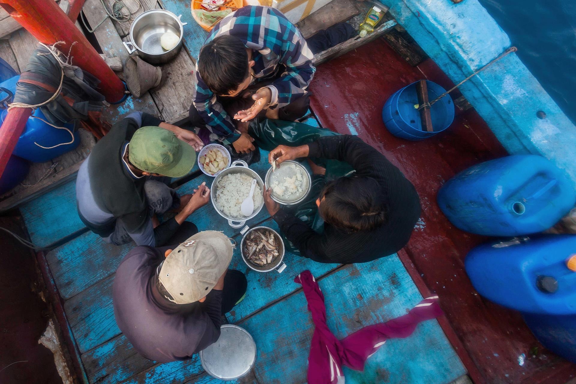 Cau ca ngoai bien dong anh 24