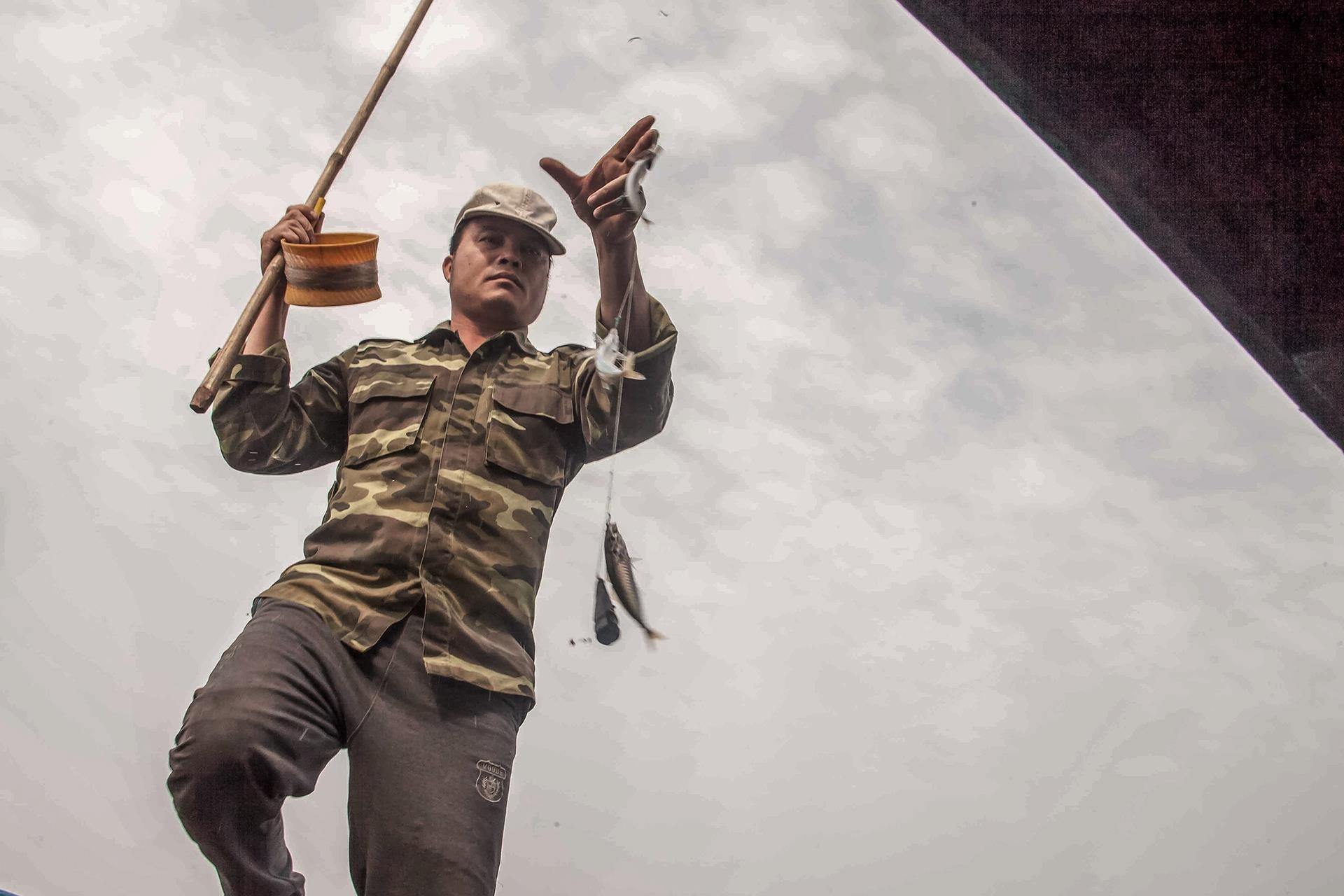 Cau ca ngoai bien dong anh 13