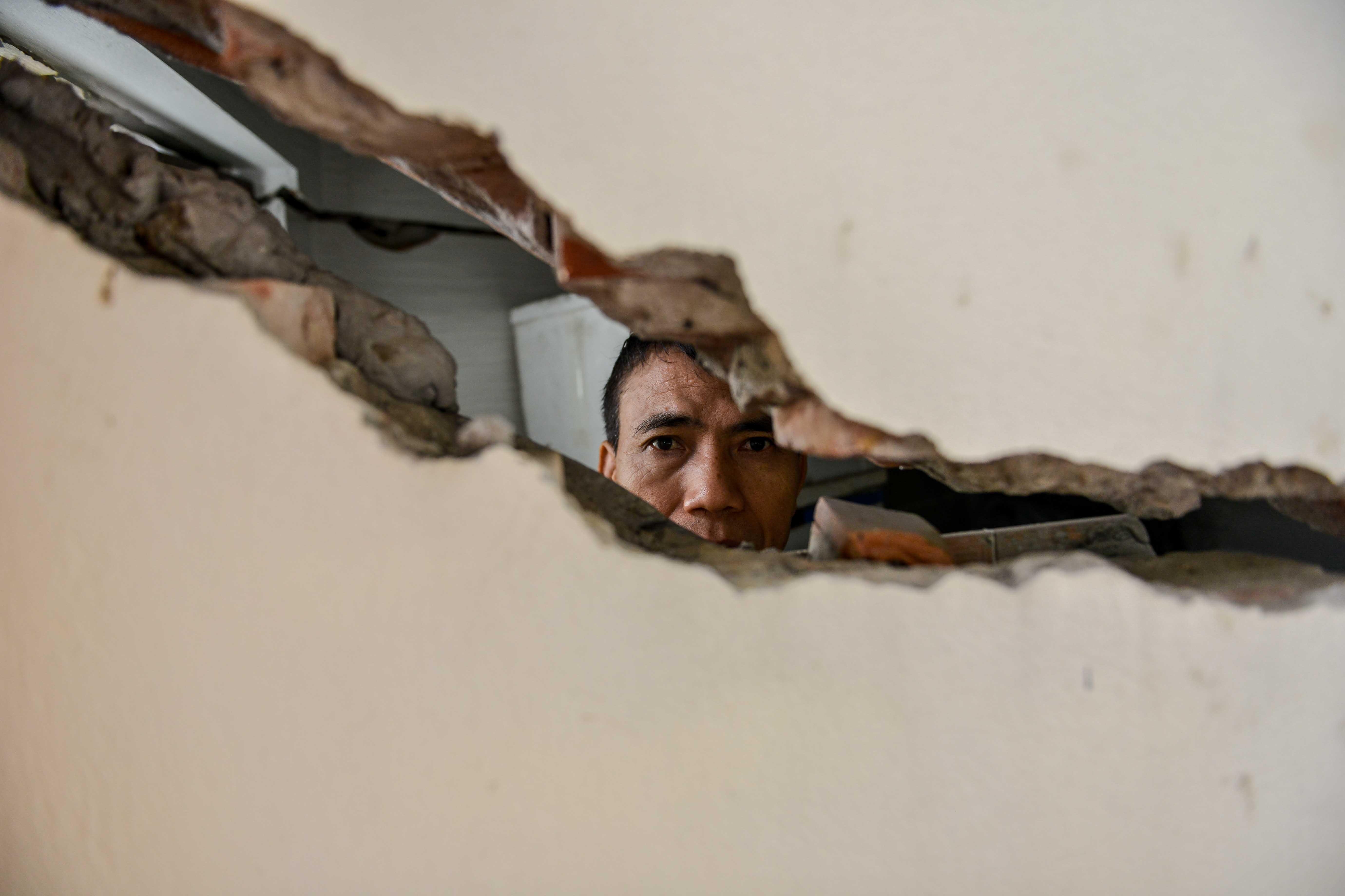 80 can nha sut lun, nut vo gay hoang mang cho hang nghin nguoi hinh anh