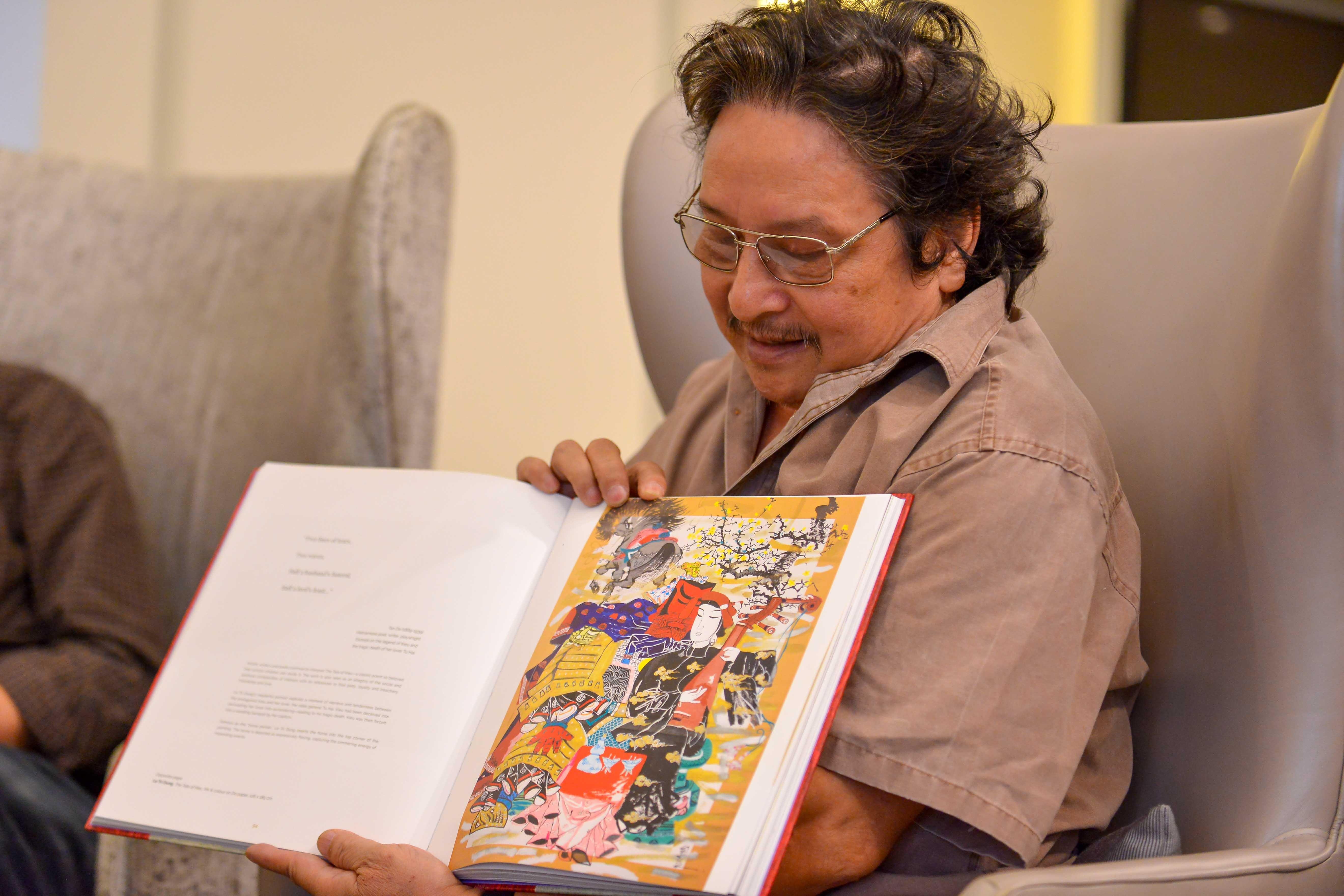 Khai mac trien lam tranh “Hanh trinh nghe thuat” anh 5