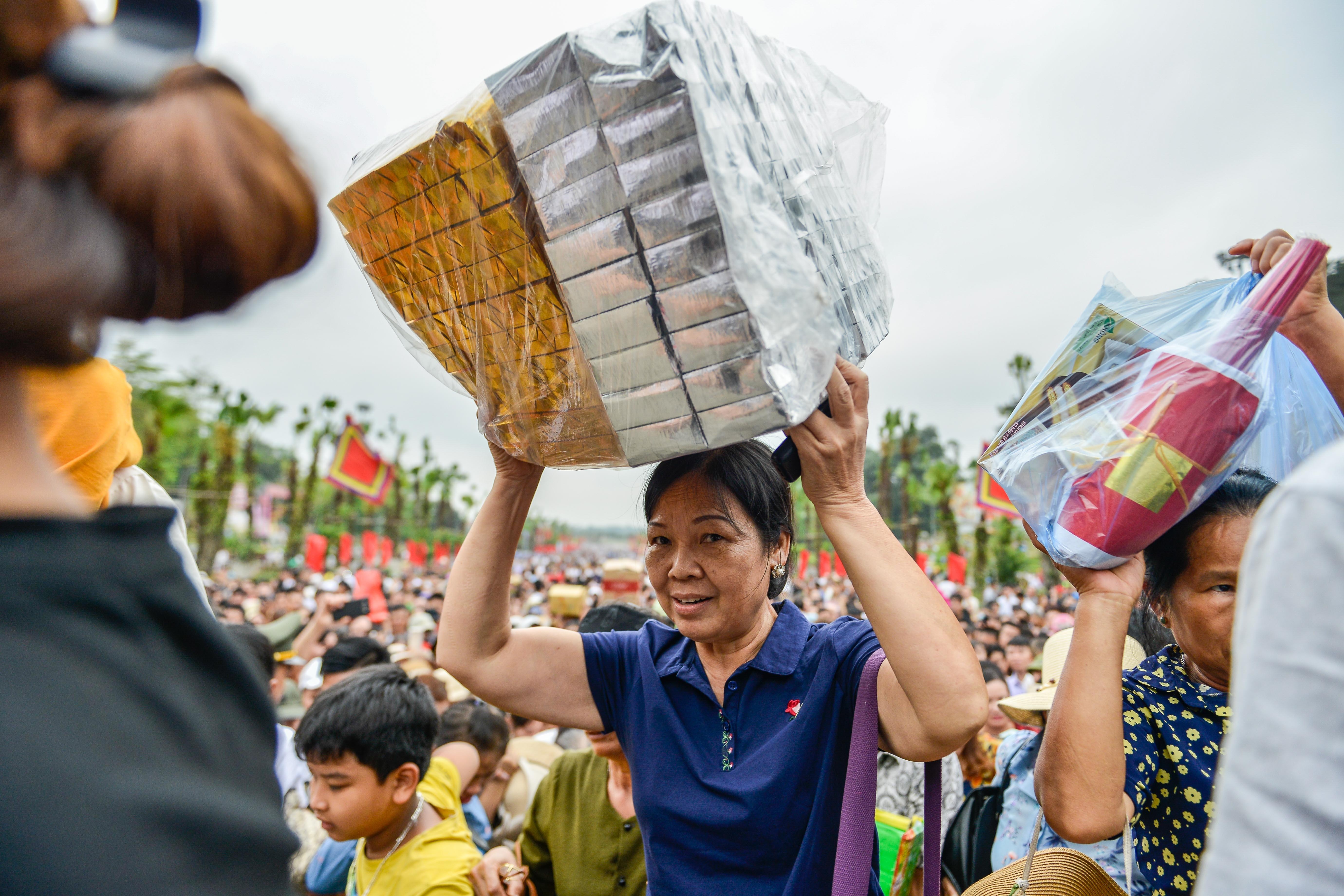 Trieu nguoi do ve Den Hung an ninh vat va giu an toan anh 10
