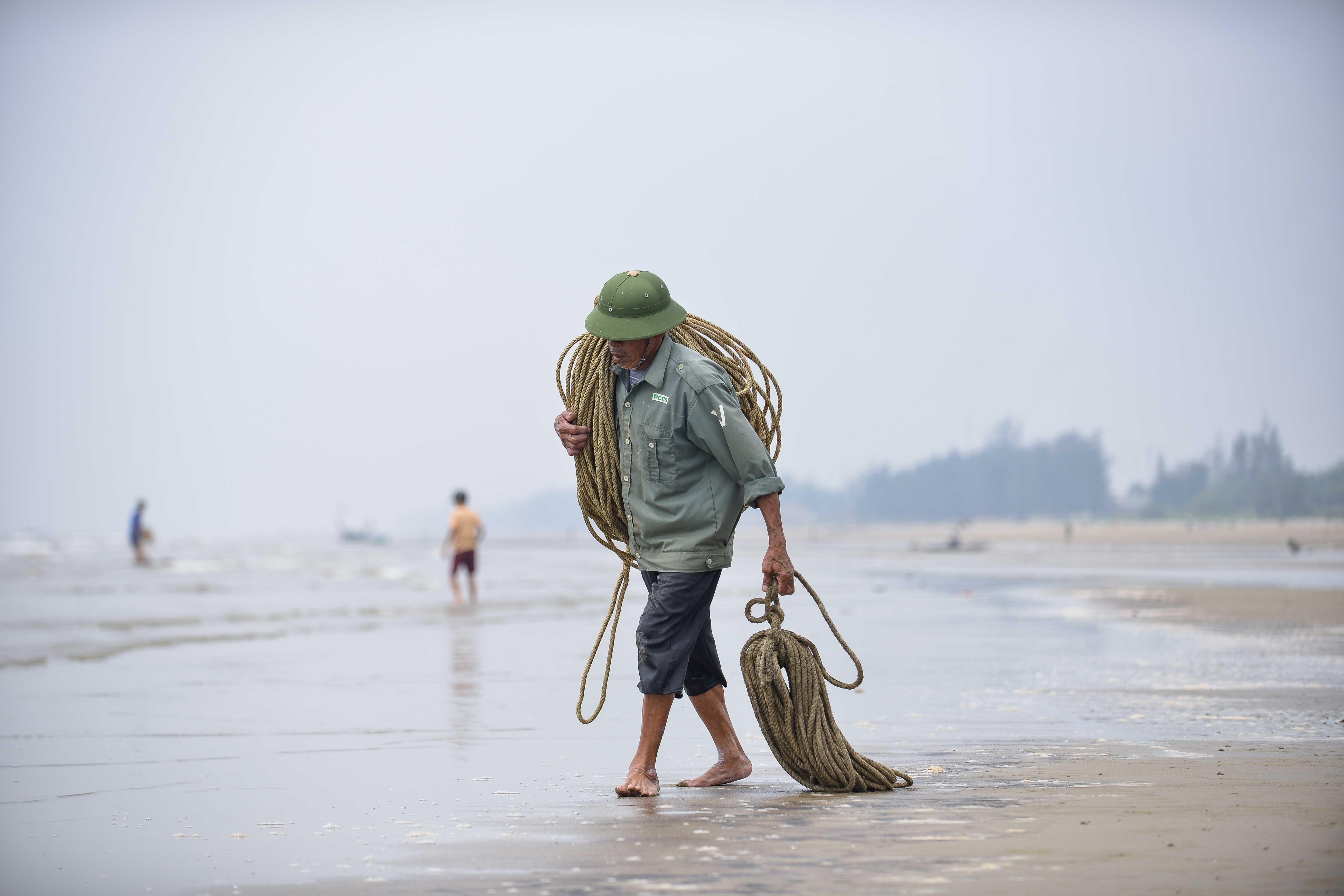 Muu sinh vat va bang nghe di giat lui anh 9