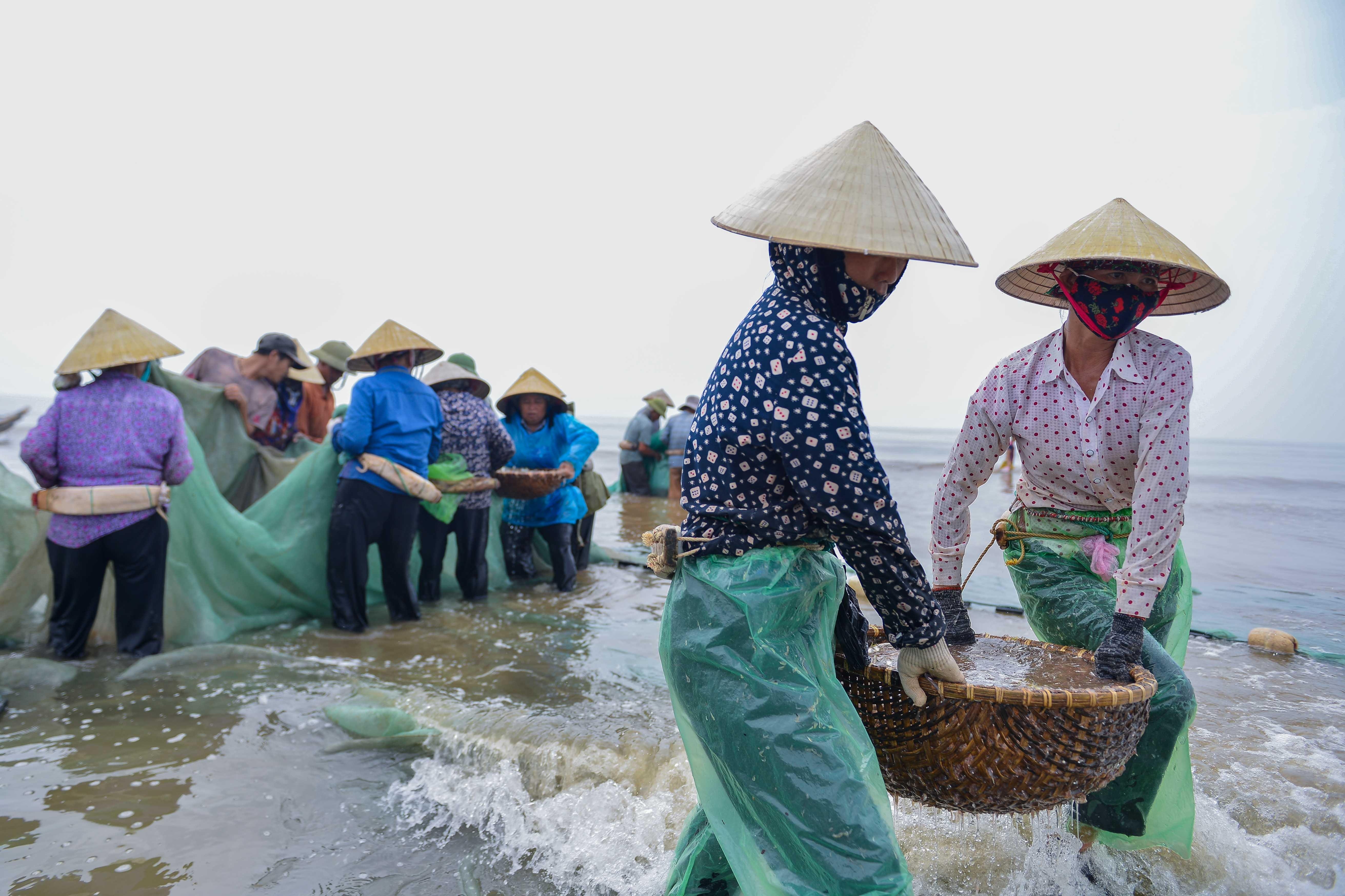 Muu sinh vat va bang nghe di giat lui anh 11