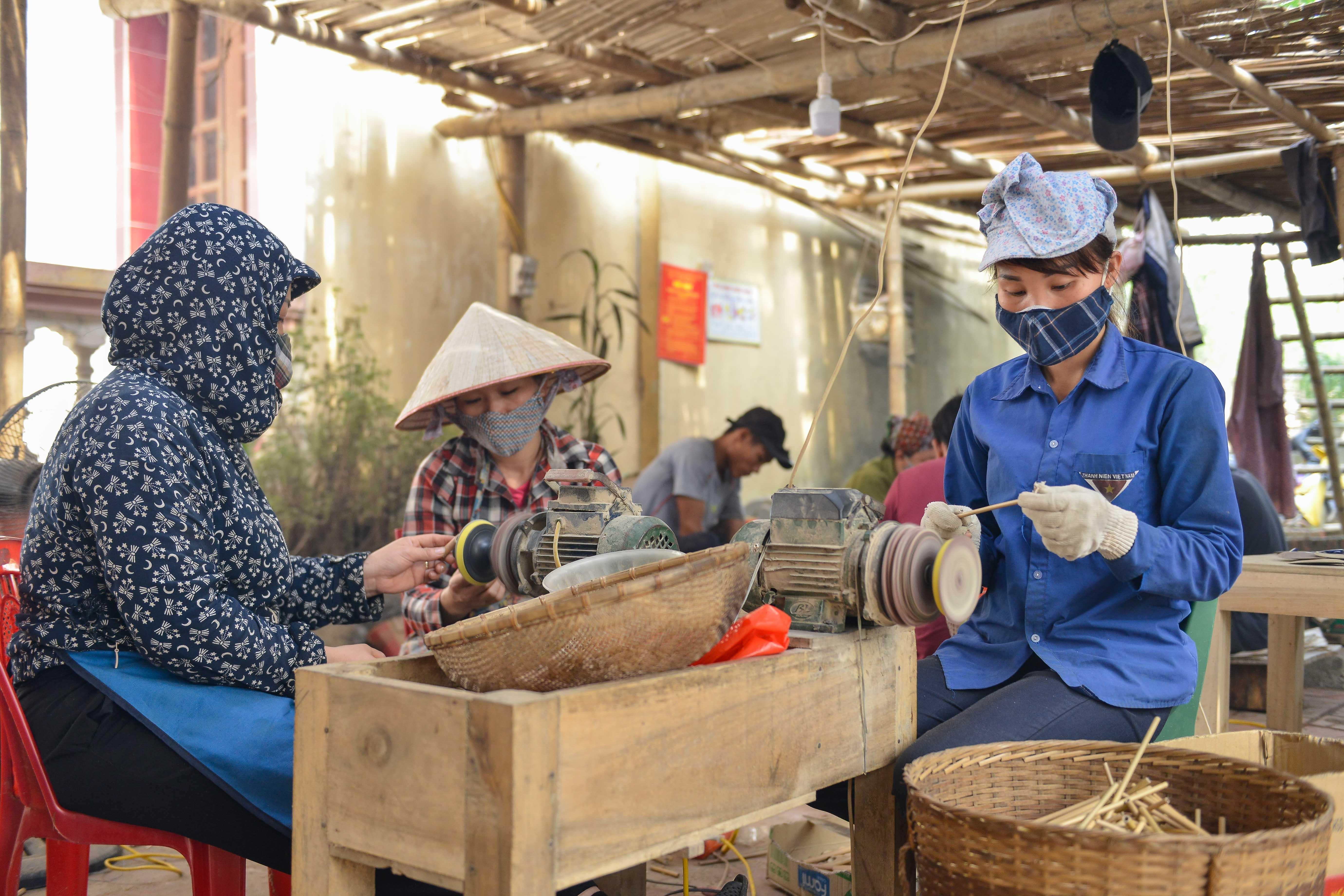 Khoi nghiep tu thia go,  ong hut tre anh 18