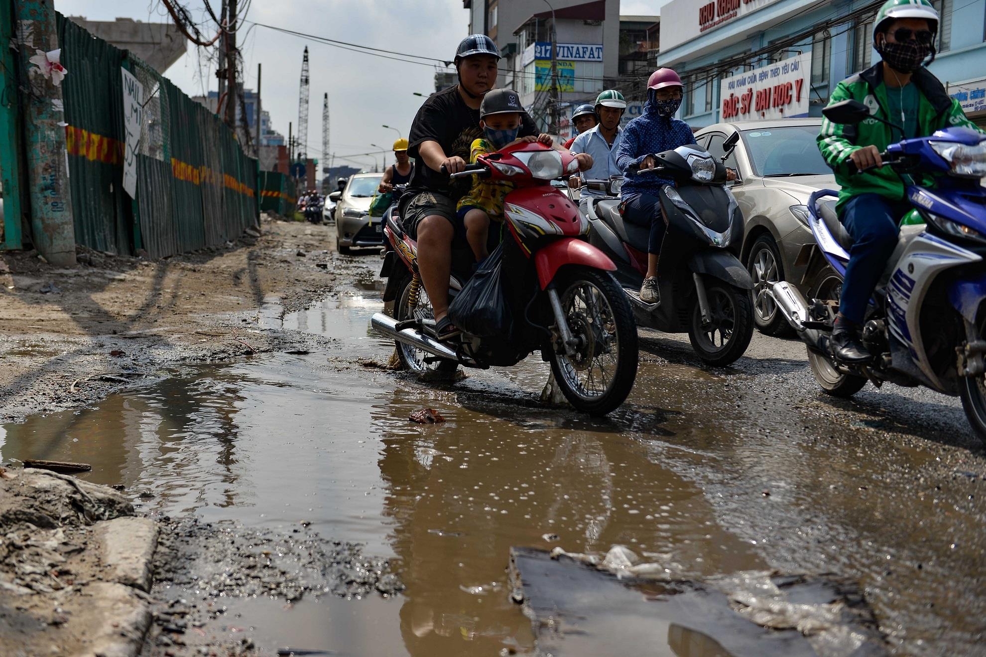 Diem den un tac truong chinh anh 12