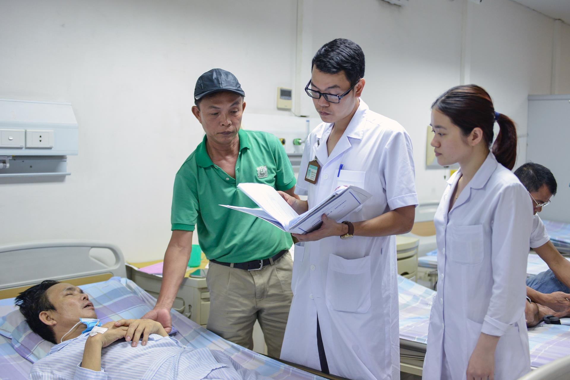 bác sĩ hiến máu 99 lần ảnh 9 bac si hien mau 99 lan anh 9