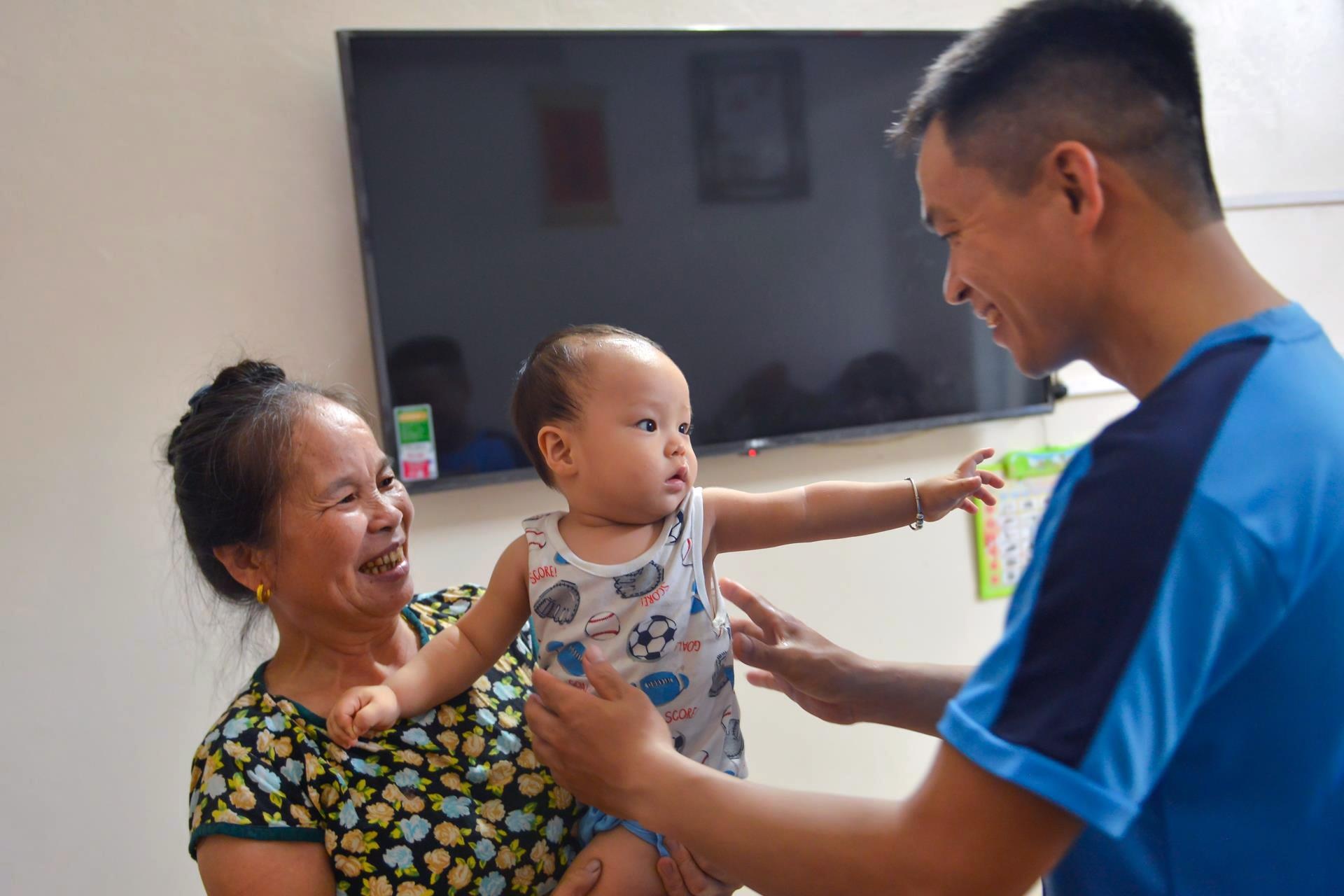 Nữ nhà báo mắc ung thư và 180 ngày xin sữa cho con ảnh 3 Nu nha bao mac ung thu va 180 ngay xin sua cho con anh 3