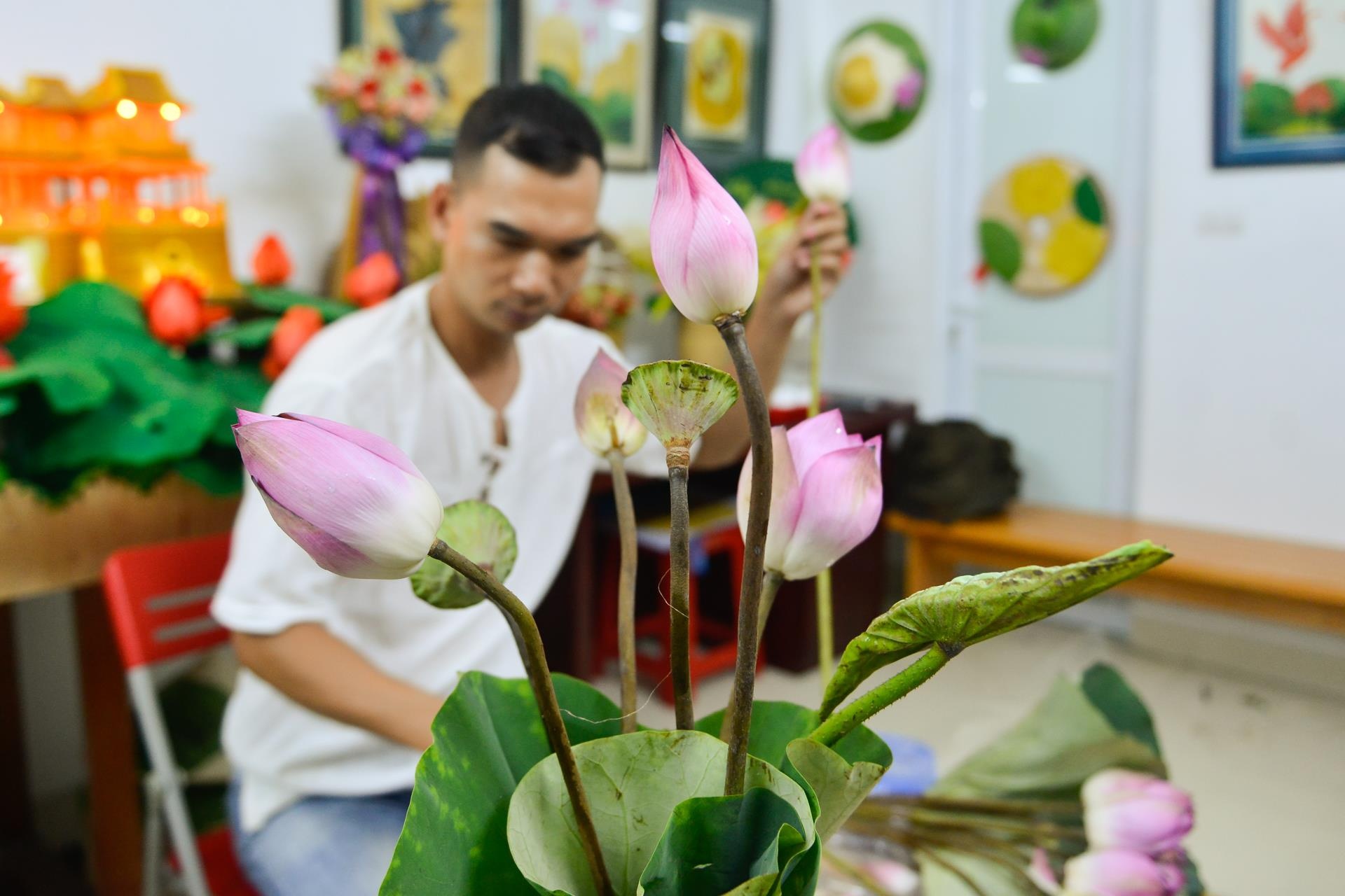 khoi ngiep,  cong viec nghin do,  hoa sen bat tu anh 4