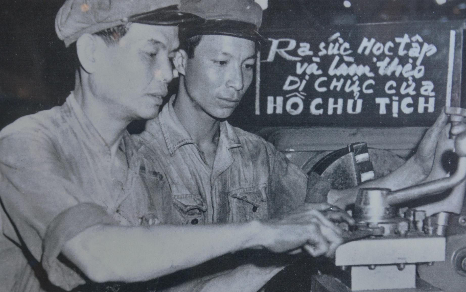 Trien lam thanh tuu 50 nam thuc hien Di chuc cua Chu tich Ho Chi Minh hinh anh