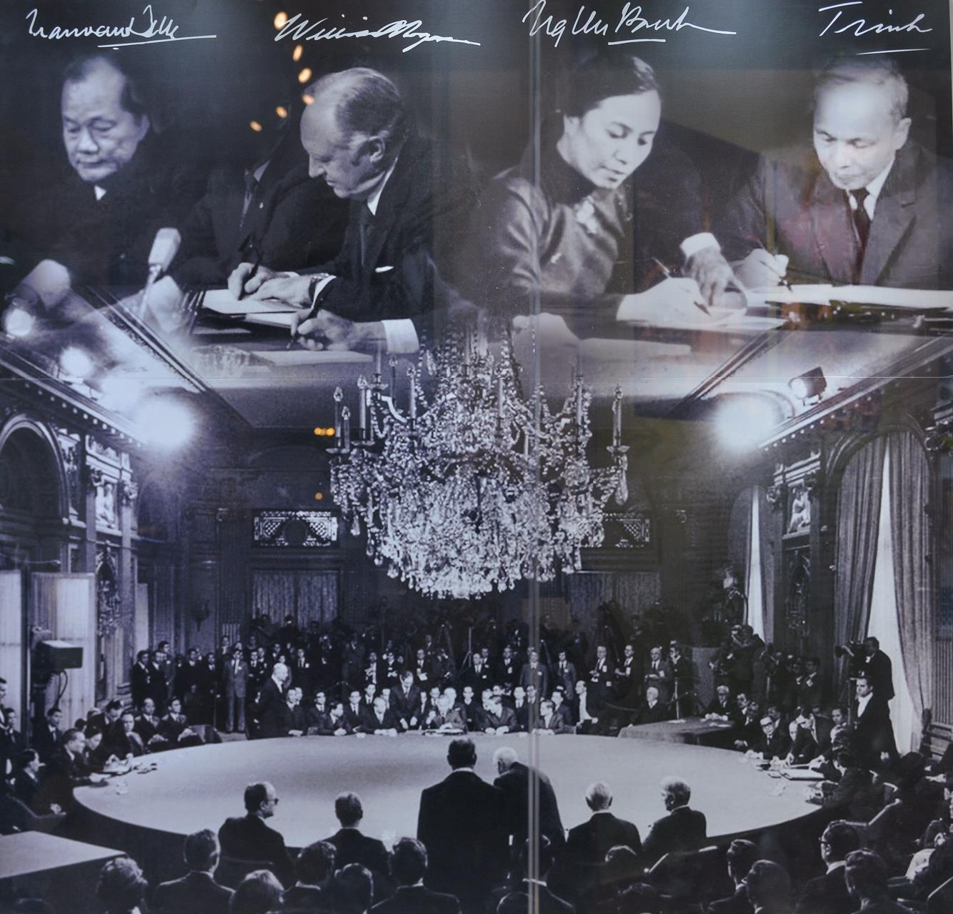 Hang tram buc anh,  hien vat ke ve chang duong 50 nam lam theo di chuc Ho Chi Minh anh 7