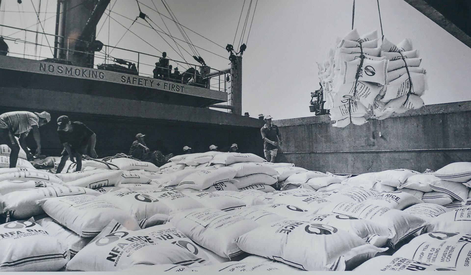 Hang tram buc anh,  hien vat ke ve chang duong 50 nam lam theo di chuc Ho Chi Minh anh 16