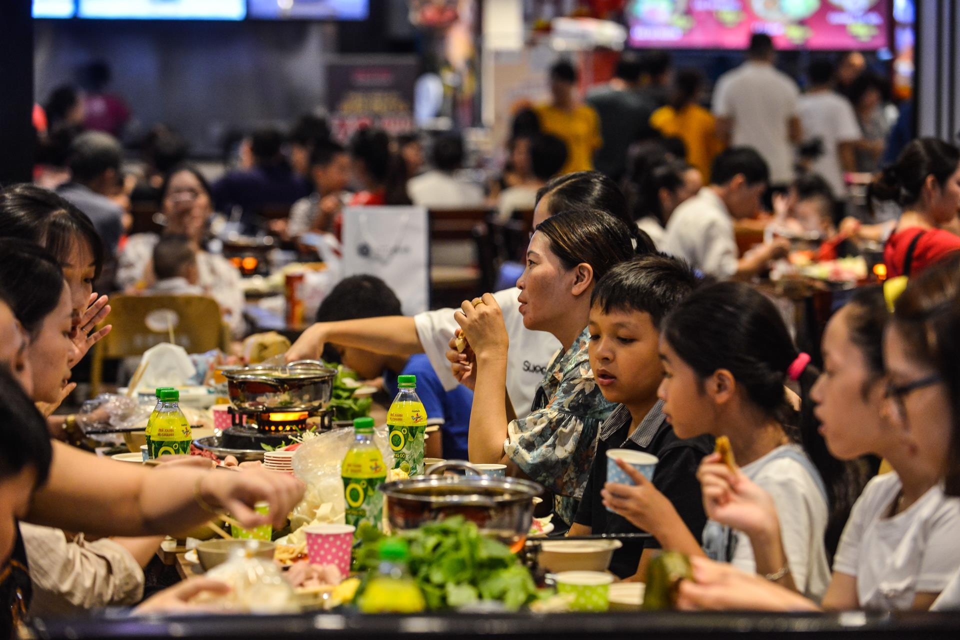 Trung tam thuong mai dong nguoi anh 12