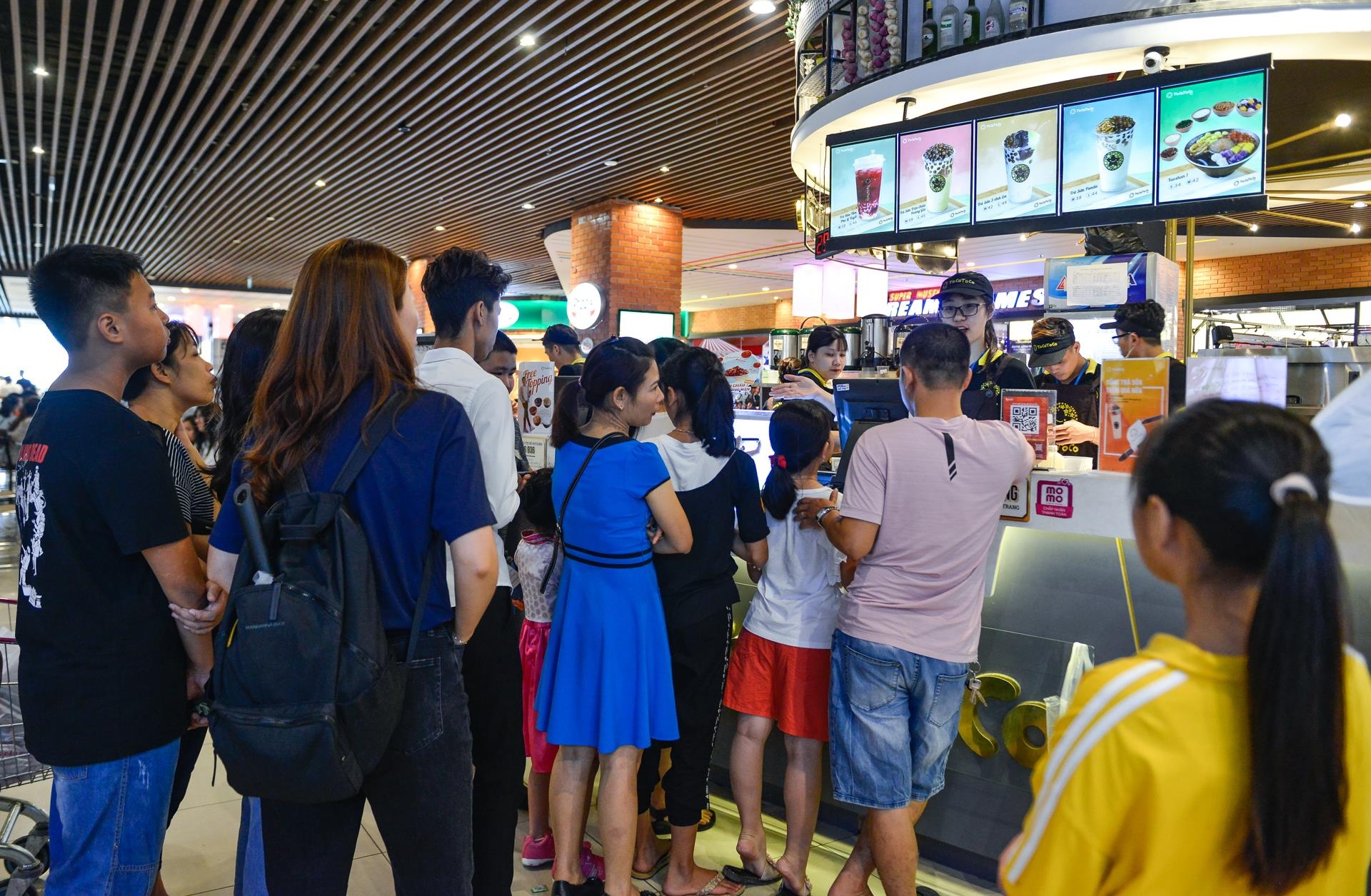 Trung tam thuong mai dong nguoi anh 10