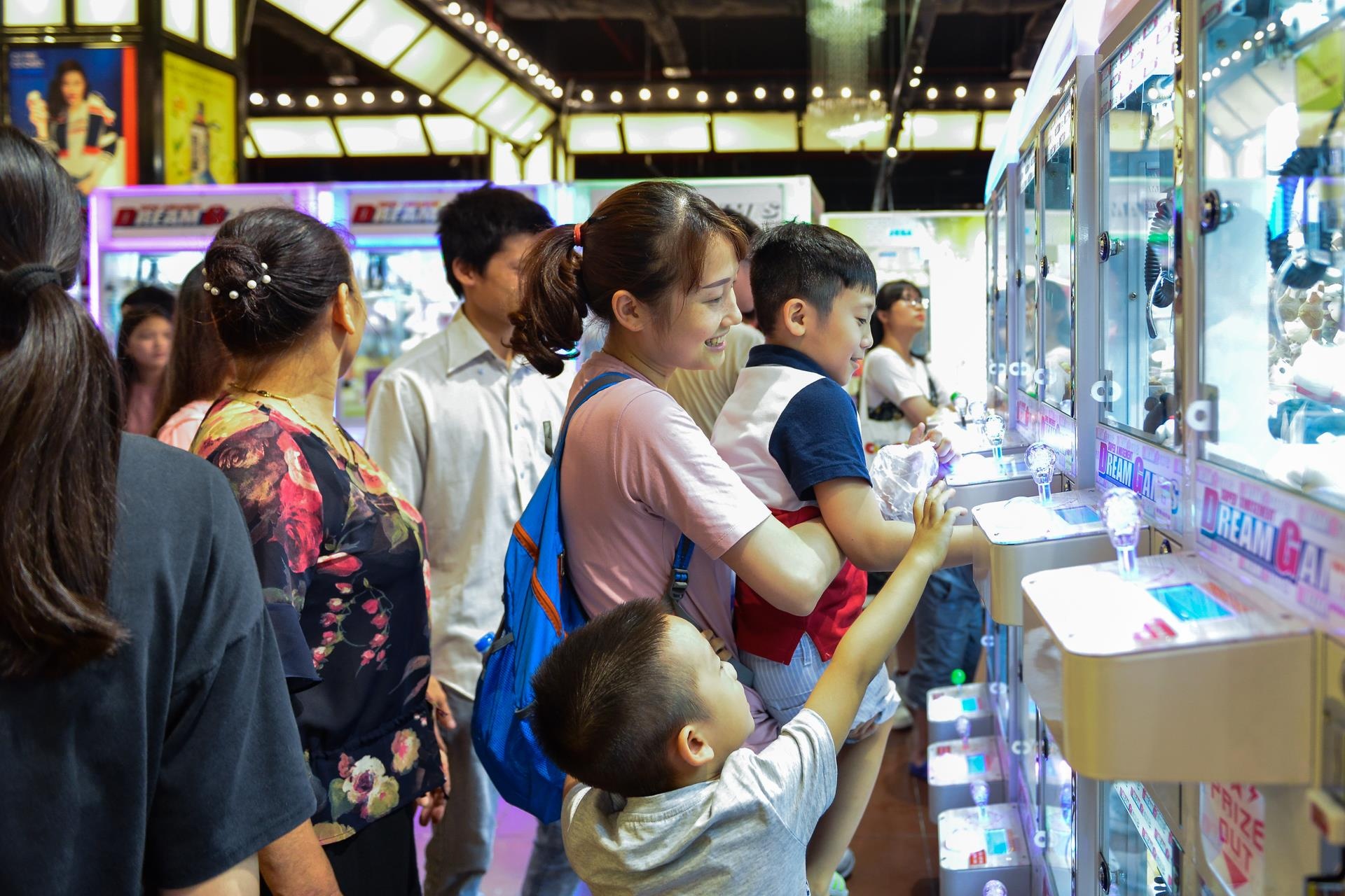 Trung tam thuong mai dong nguoi anh 13