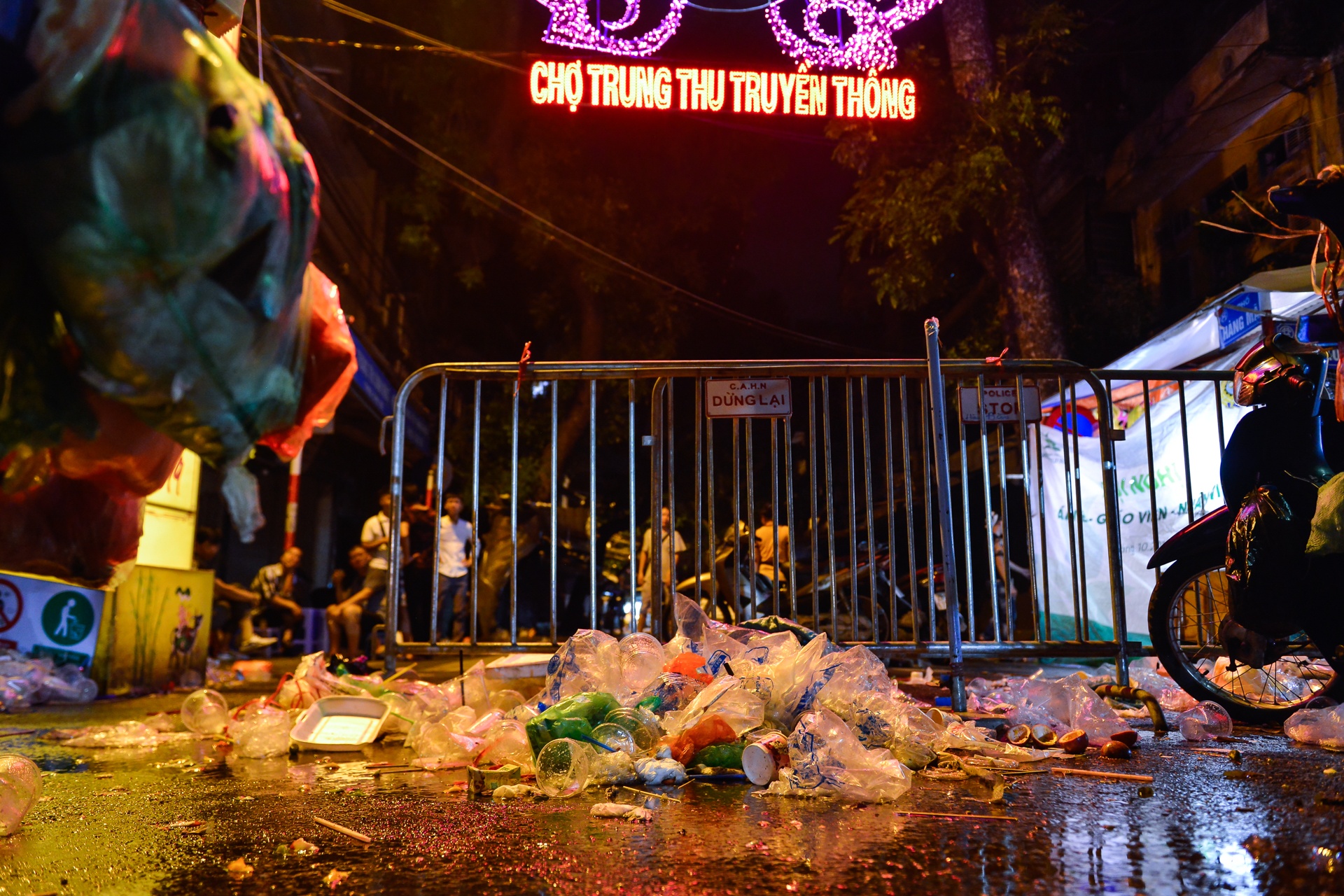 rac ngap truoc dem trung thu o Ha Noi anh 2