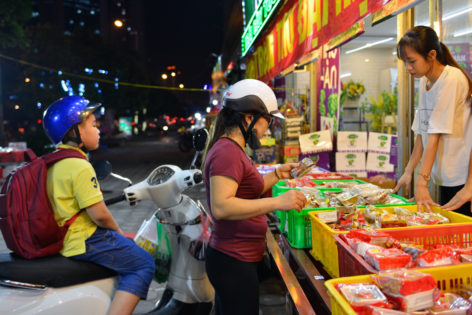 Nguoi Ha Noi do xo mua banh Trung thu gia re anh 7