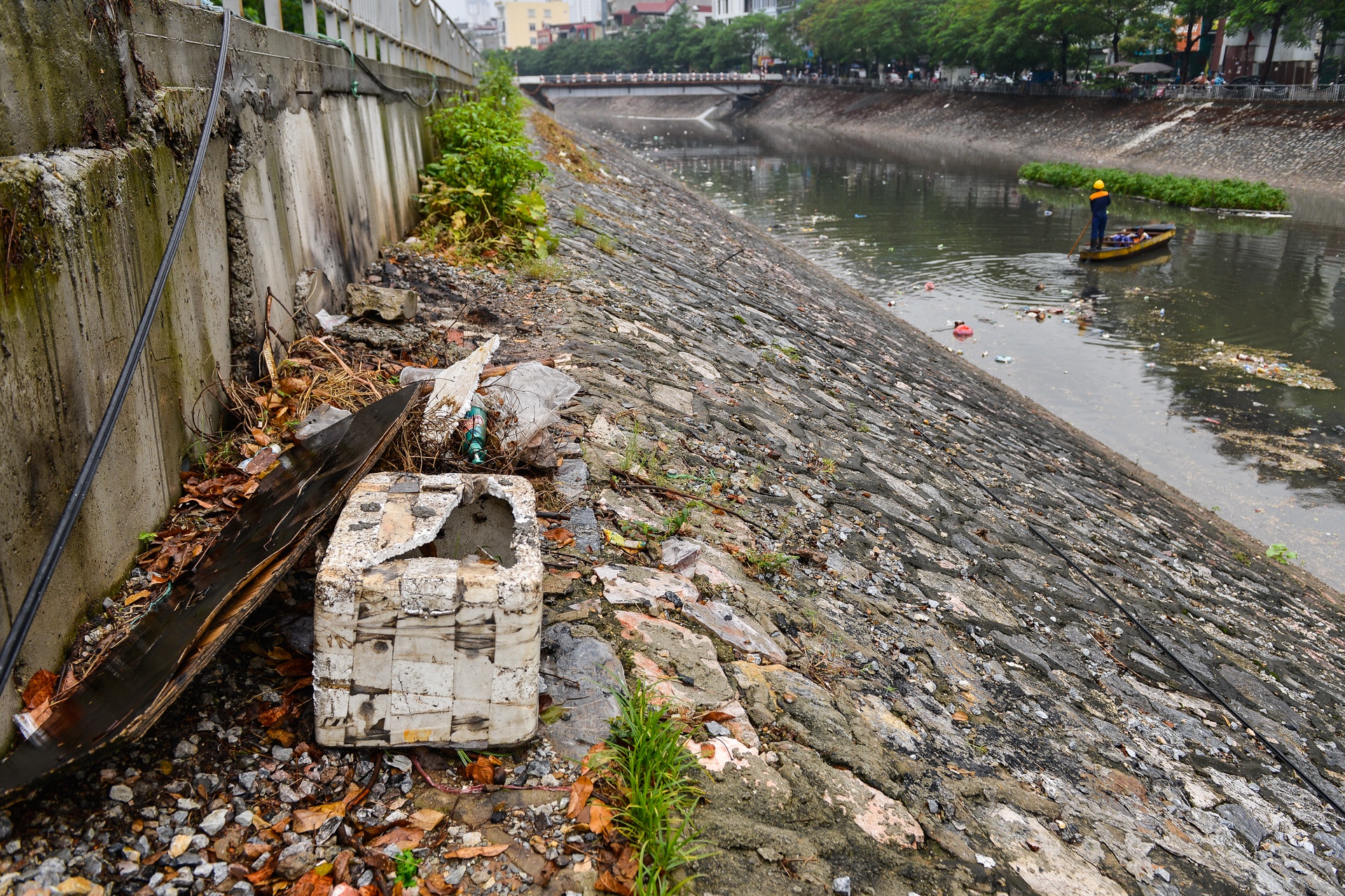 Song To Lich lenh benh rac sau mua anh 4